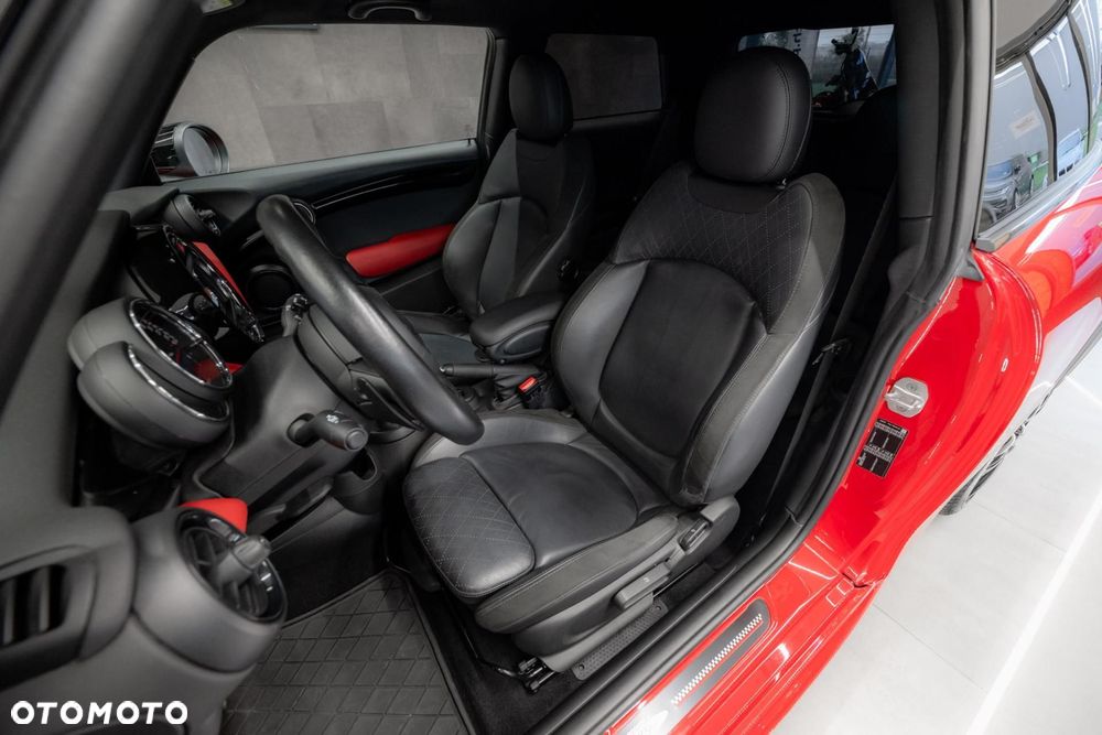 MINI John Cooper Works - 13