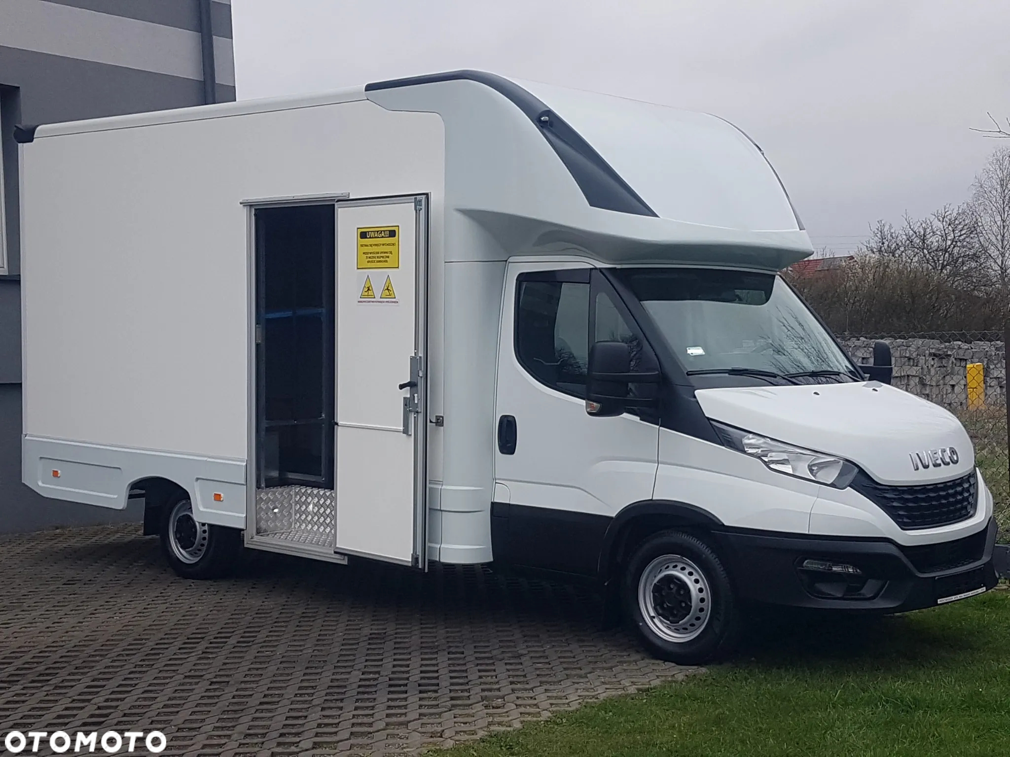 Iveco DAILY KONTENER NISKOPODŁOGOWY 4,43x2,23x2,42 SKLEP BAR FOODTRUCK KAMPER KLIMA - 38