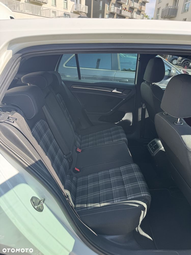Volkswagen Golf GTD (BlueMotion Technology) DSG - 16