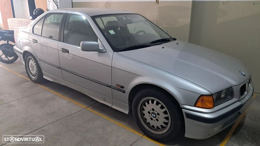 BMW 320 i Touring - 2