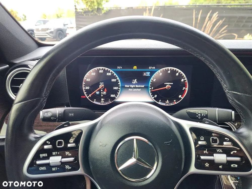 Mercedes-Benz Klasa E 300 9G-TRONIC AMG Line - 13