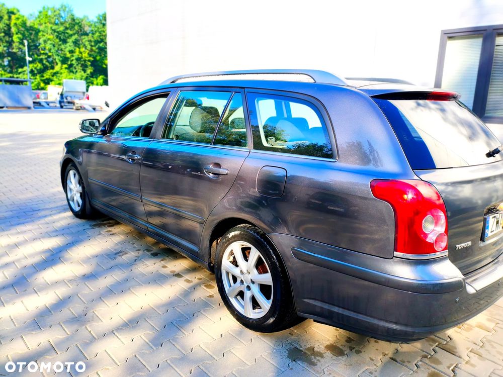 Toyota Avensis 1.8 VVT-i Luna - 2