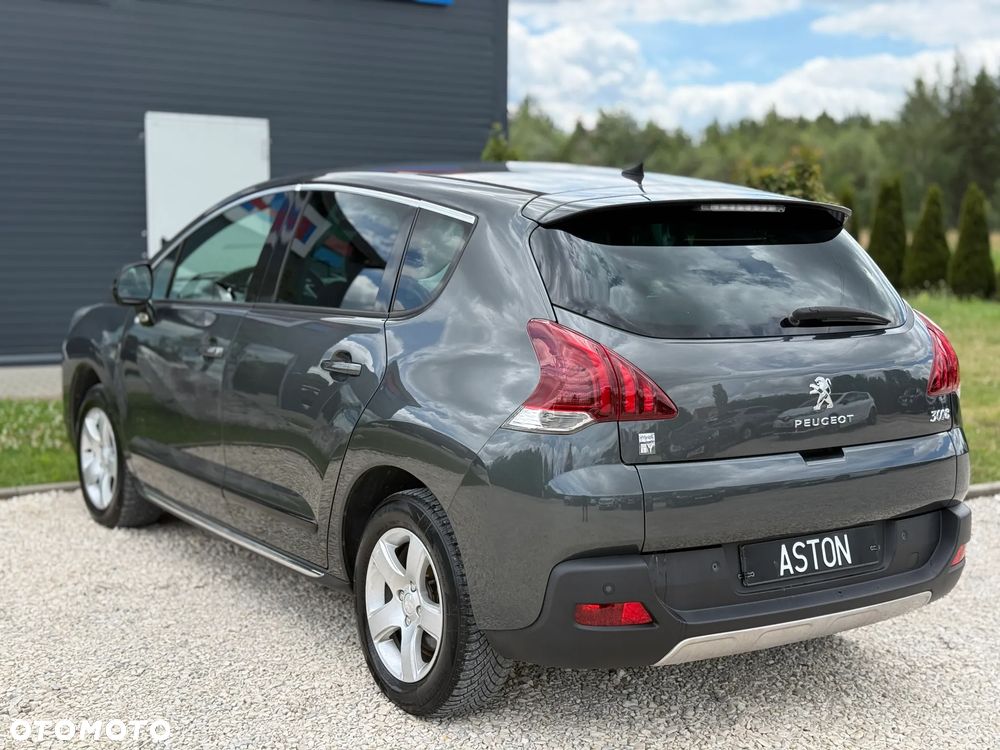 Peugeot 3008 Hybrid4 - 11