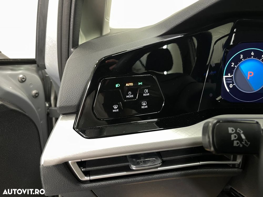 Volkswagen Golf 1.0 eTSI DSG MHEV Life - 20