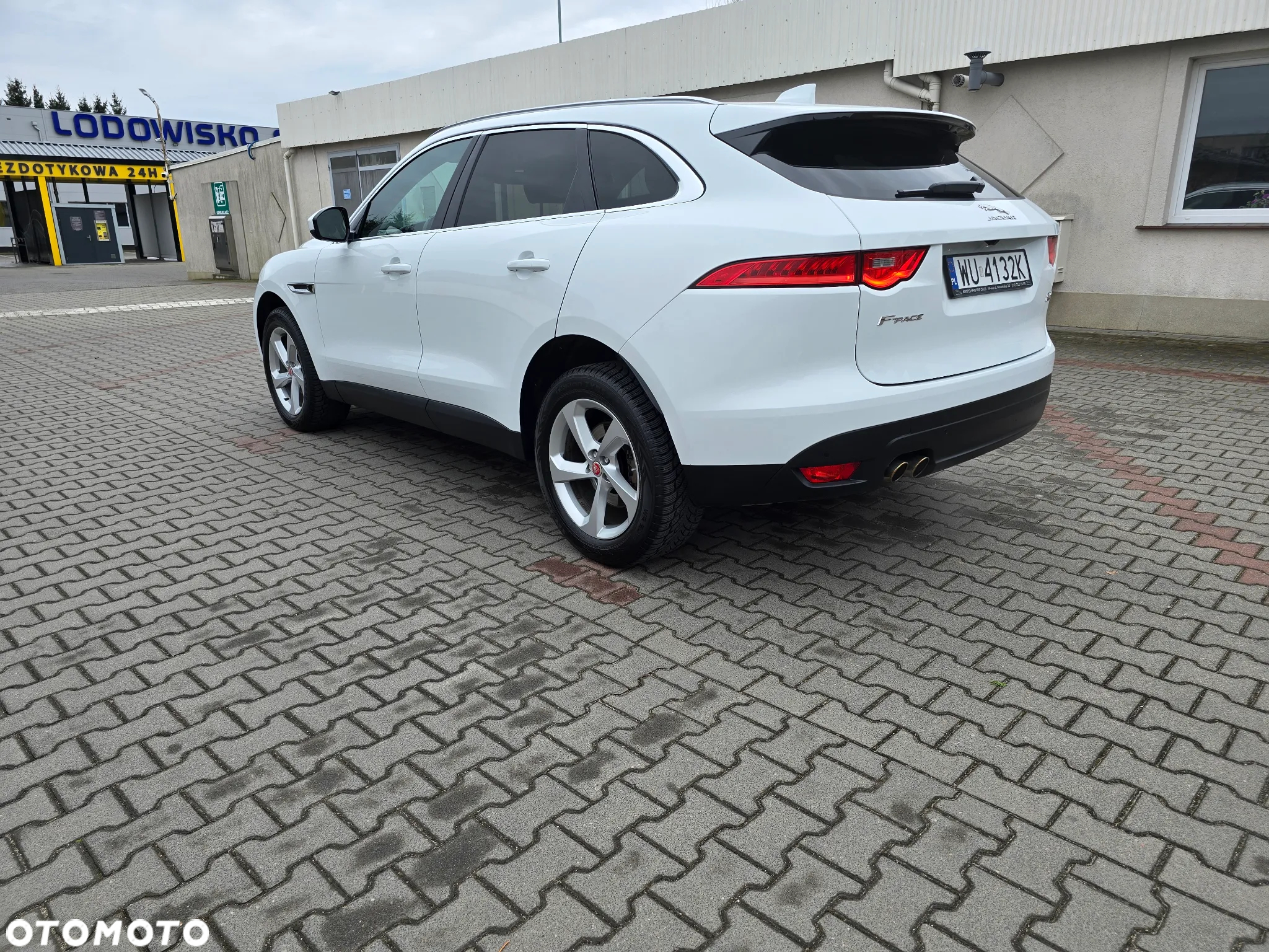 Jaguar F-Pace 2.0 i4D RWD Prestige - 10