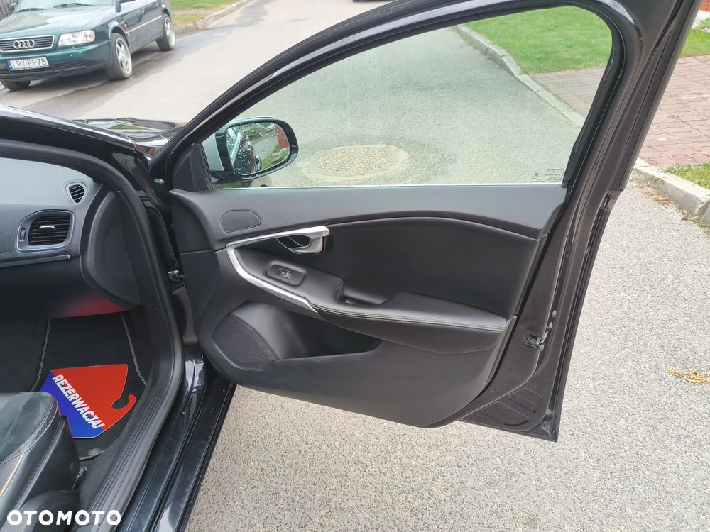 Volvo V40 D4 Drive-E R-Design Summum - 15