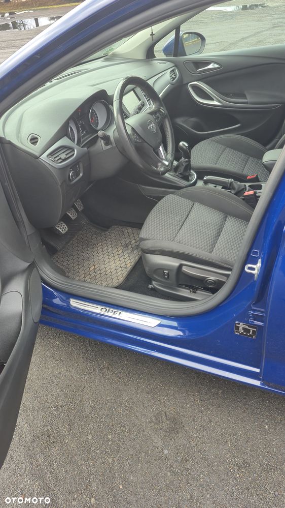 Opel Astra 1.4 Turbo 120 Jahre - 9