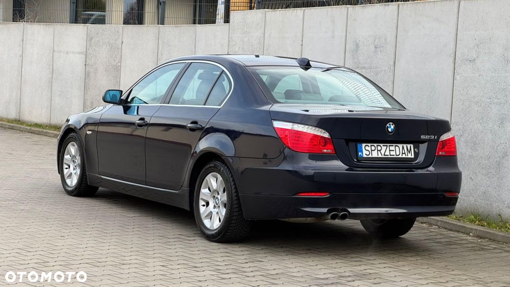BMW Seria 5 523i - 24
