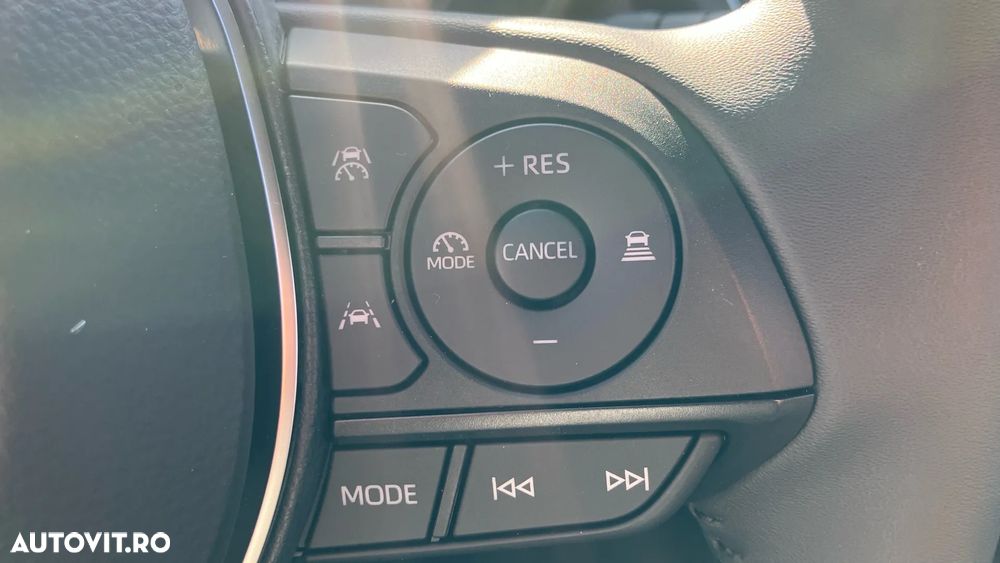 Toyota Corolla 1.8 HSD Business - 13