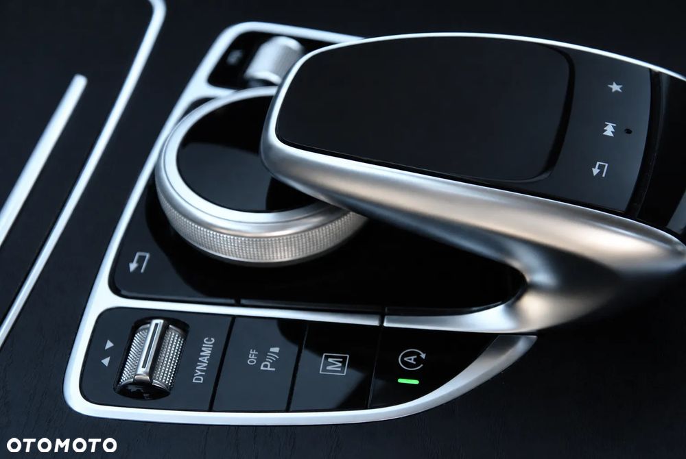 Mercedes-Benz GLC - 30