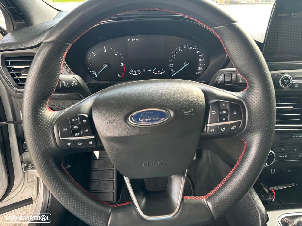 Ford Focus 1.5 TDCi ECOBlue ST-Line - 12