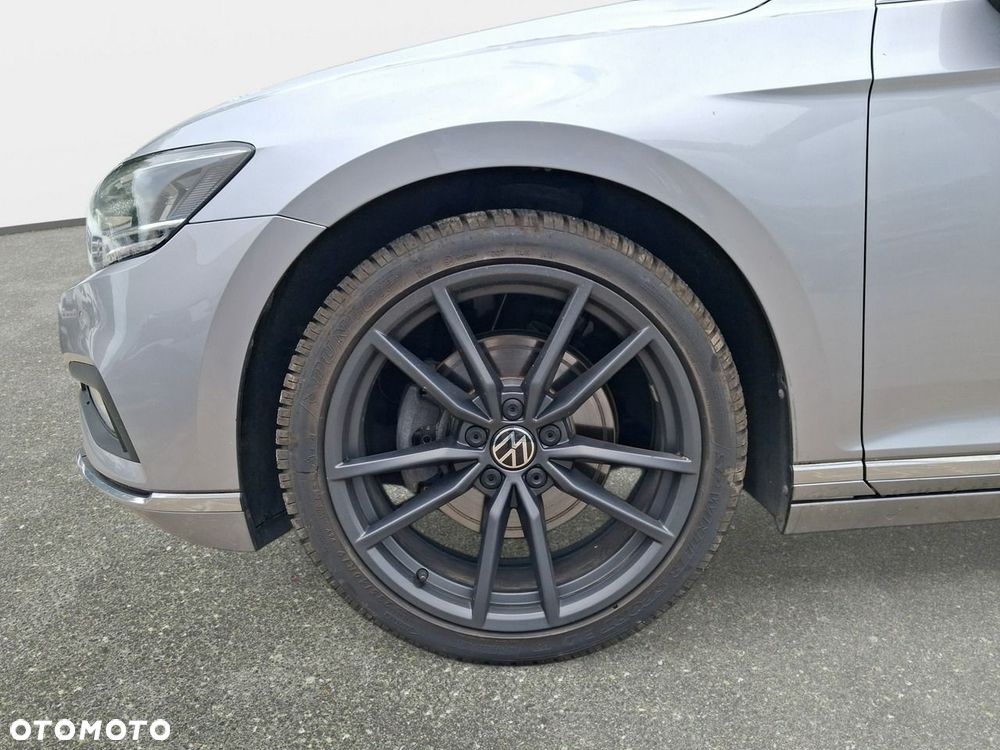 Volkswagen Passat - 11