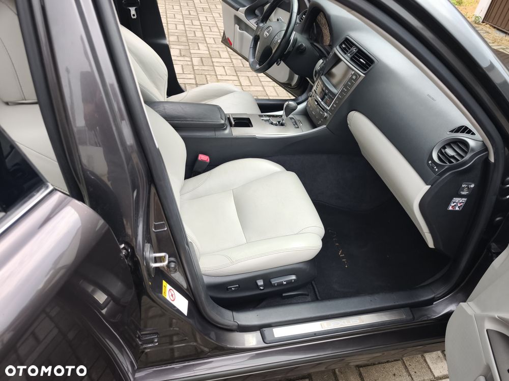 Lexus IS 250 Luxury Line - 38
