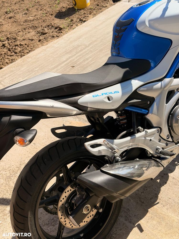 Suzuki SFV 650 Gladius - 7