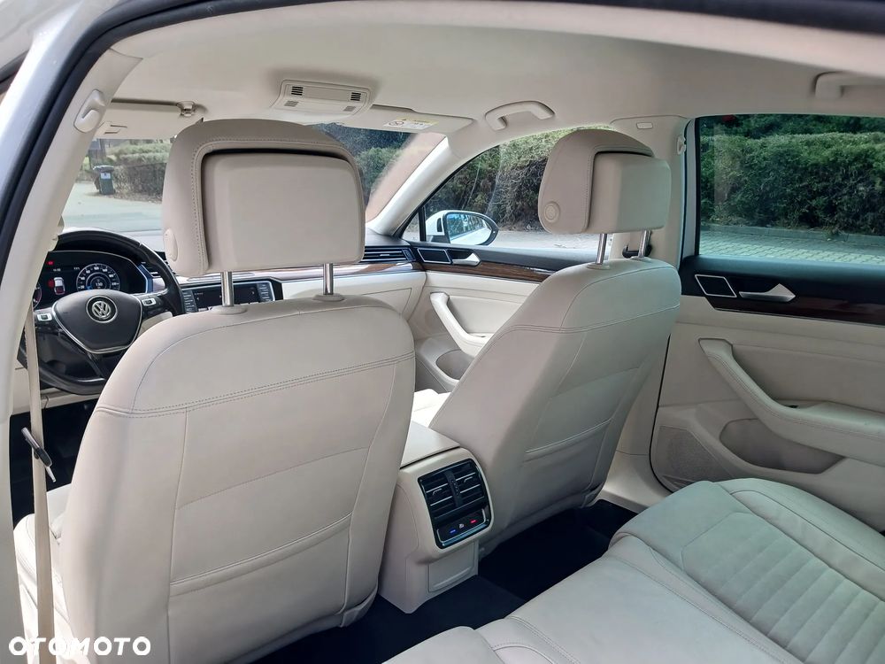 Volkswagen Passat 2.0 TDI BMT Highline DSG - 10