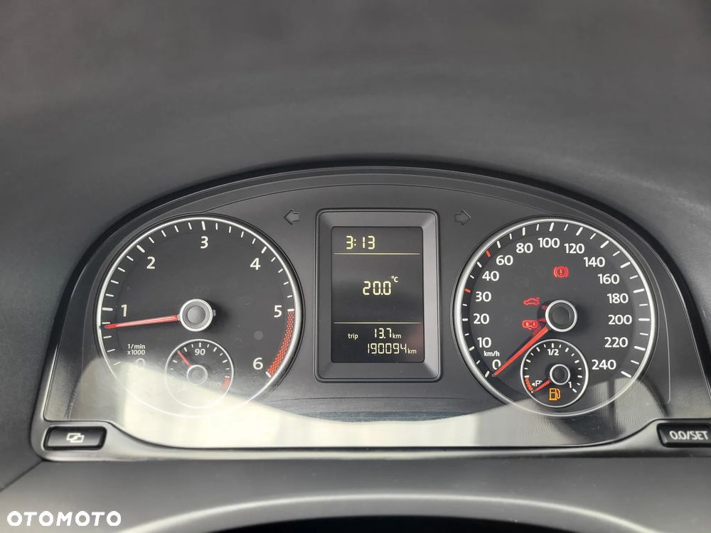 Volkswagen Caddy Comfortline BMT - 26
