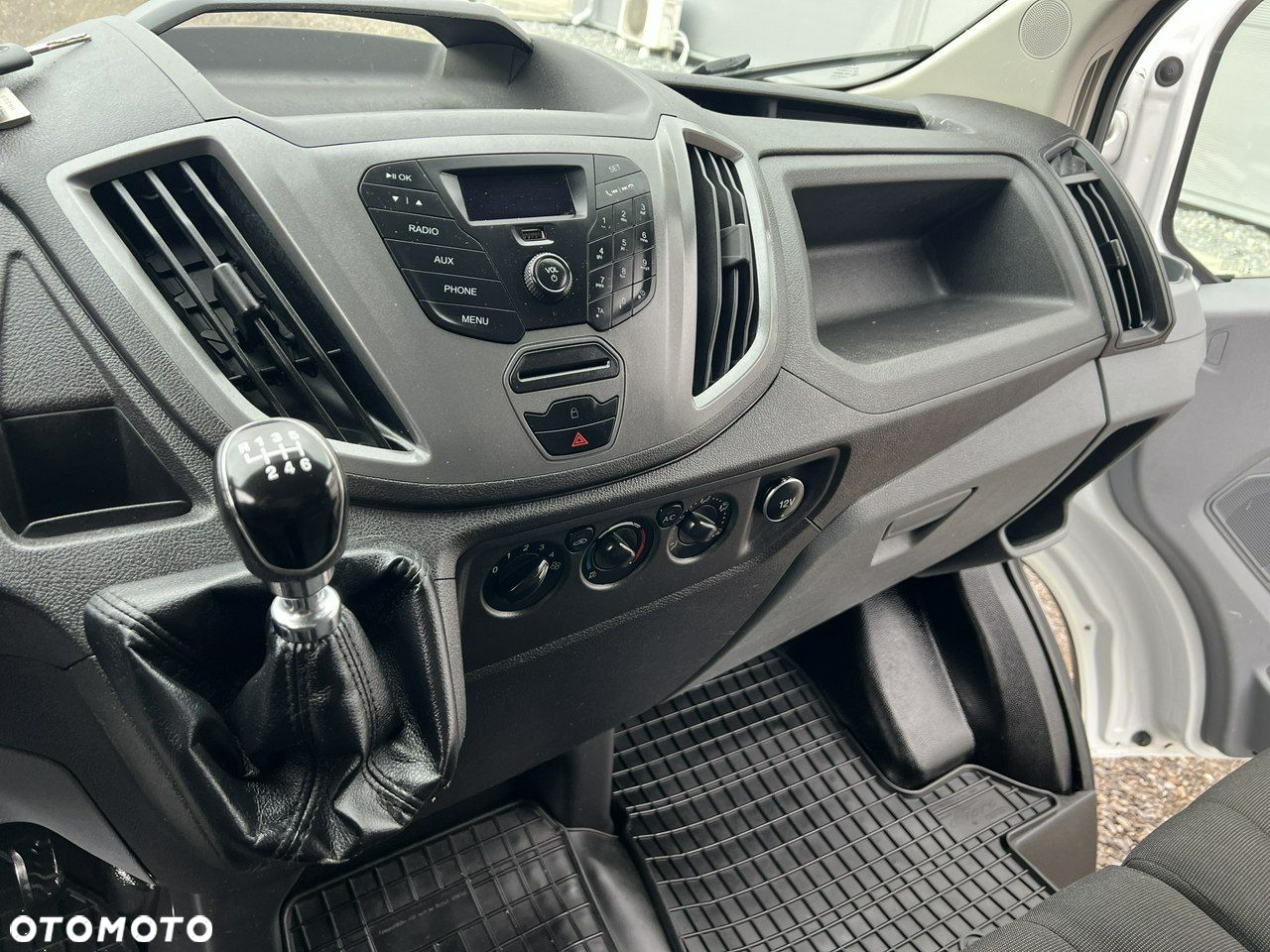 Ford Transit - 12