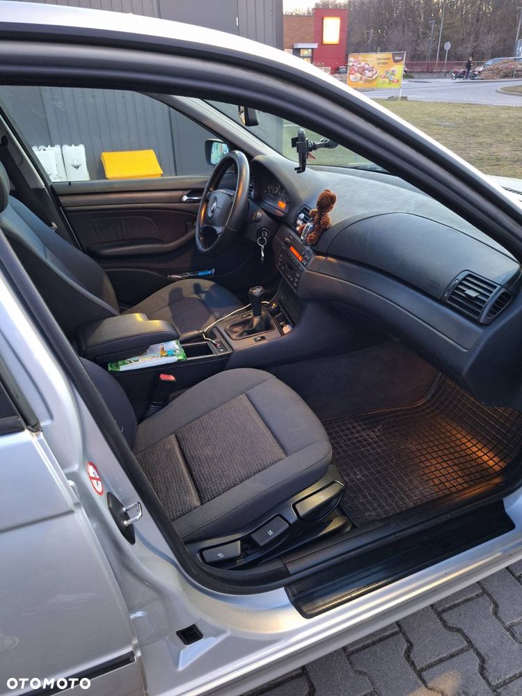 BMW Seria 3 318i - 8