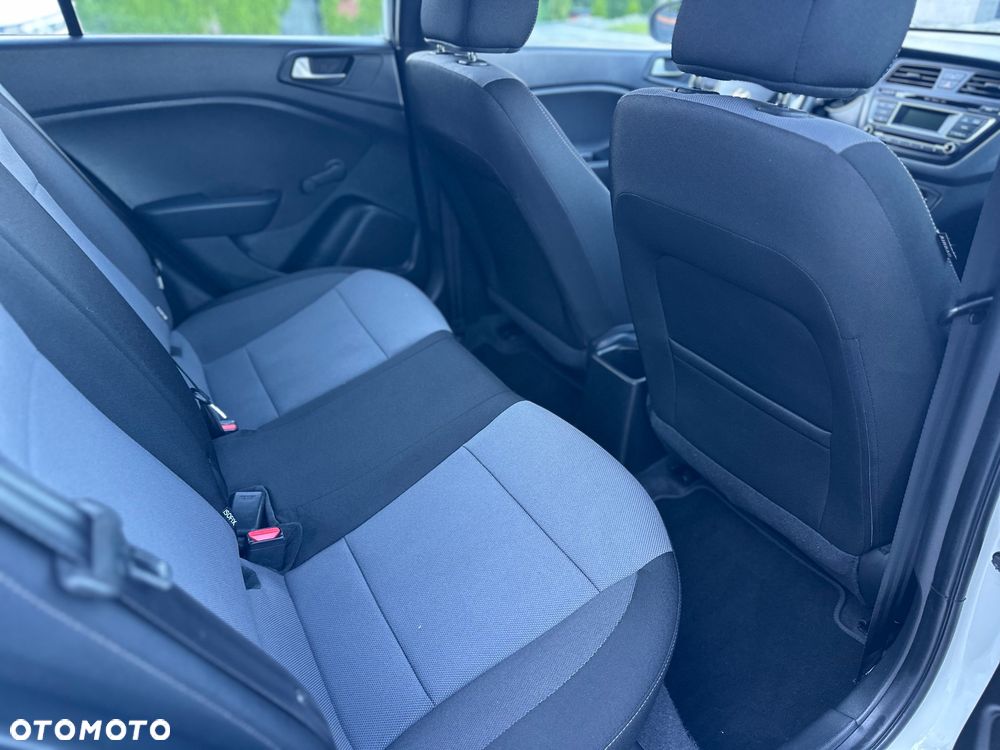 Hyundai i20 - 14