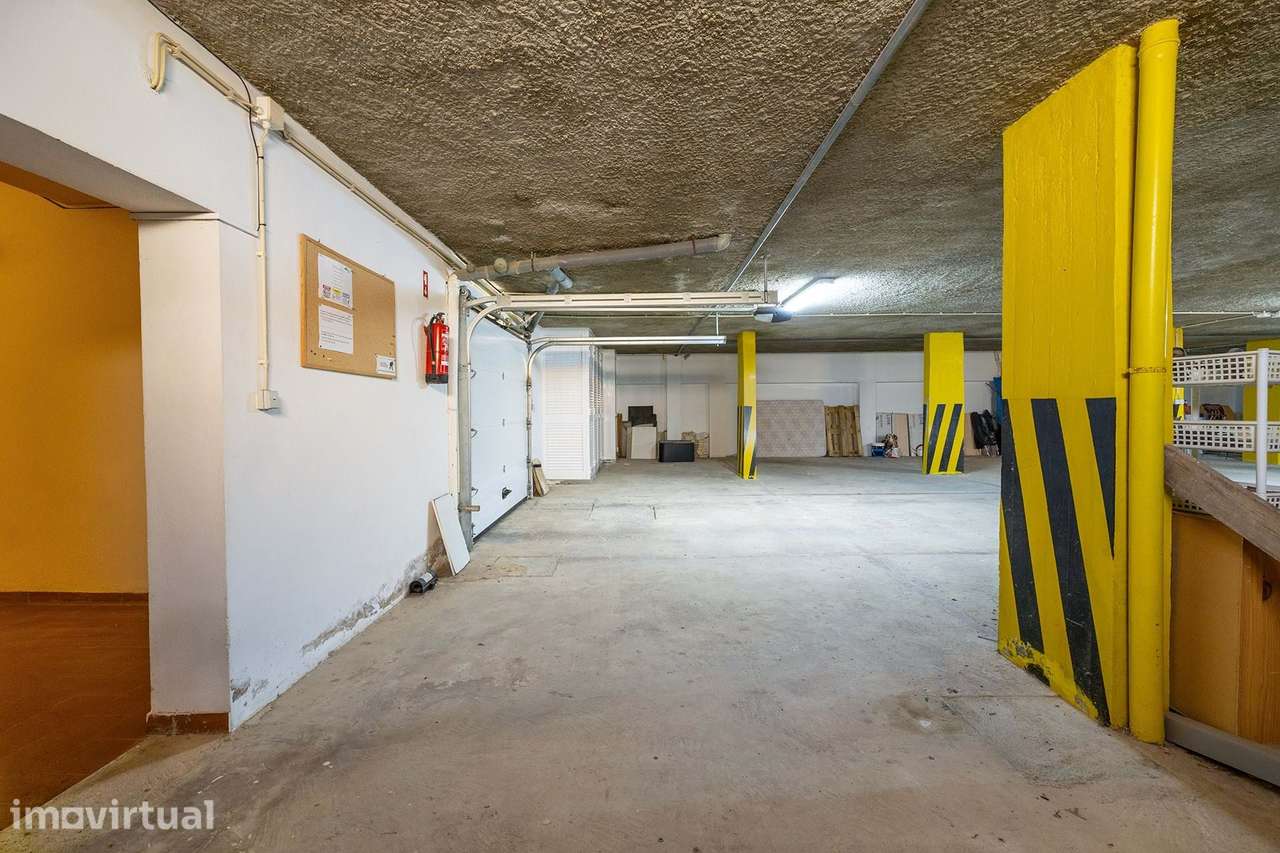 ESPAÇOSO LUGAR DE ESTACIONAMENTO PARA VENDA EM LAGOS - Grande imagem: 5/14