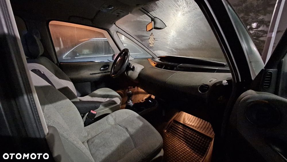 Renault Espace 2.0 Authentique - 4