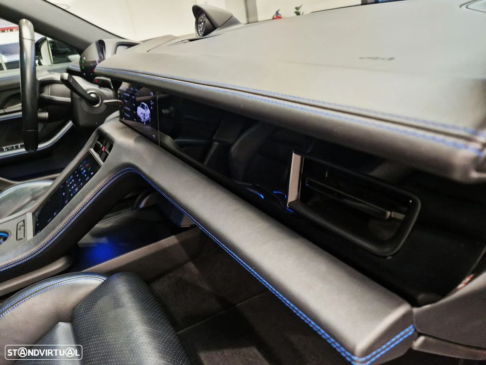 Porsche Taycan 4S - 23