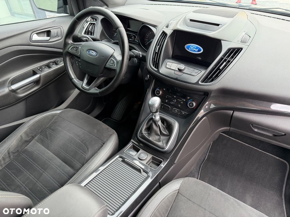 Ford Kuga 2.0 TDCi 4x4 ST-Line - 10