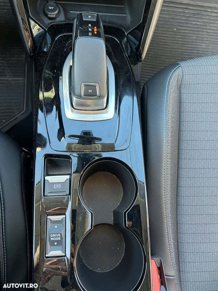 Peugeot 208 1.2 L PureTech STT EAT8 Allure Pack - 12