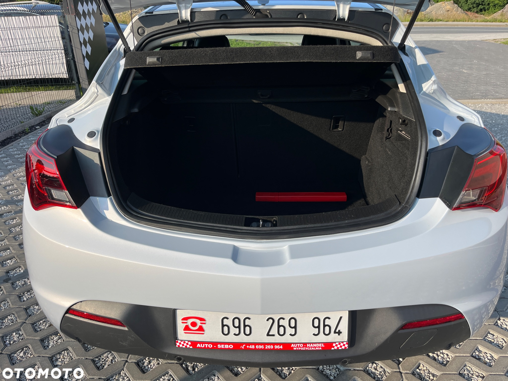 Opel Astra GTC 1.4 Turbo - 33