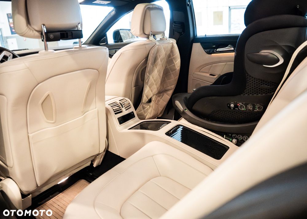 Mercedes-Benz CLS 500 4-Matic BlueEff - 15