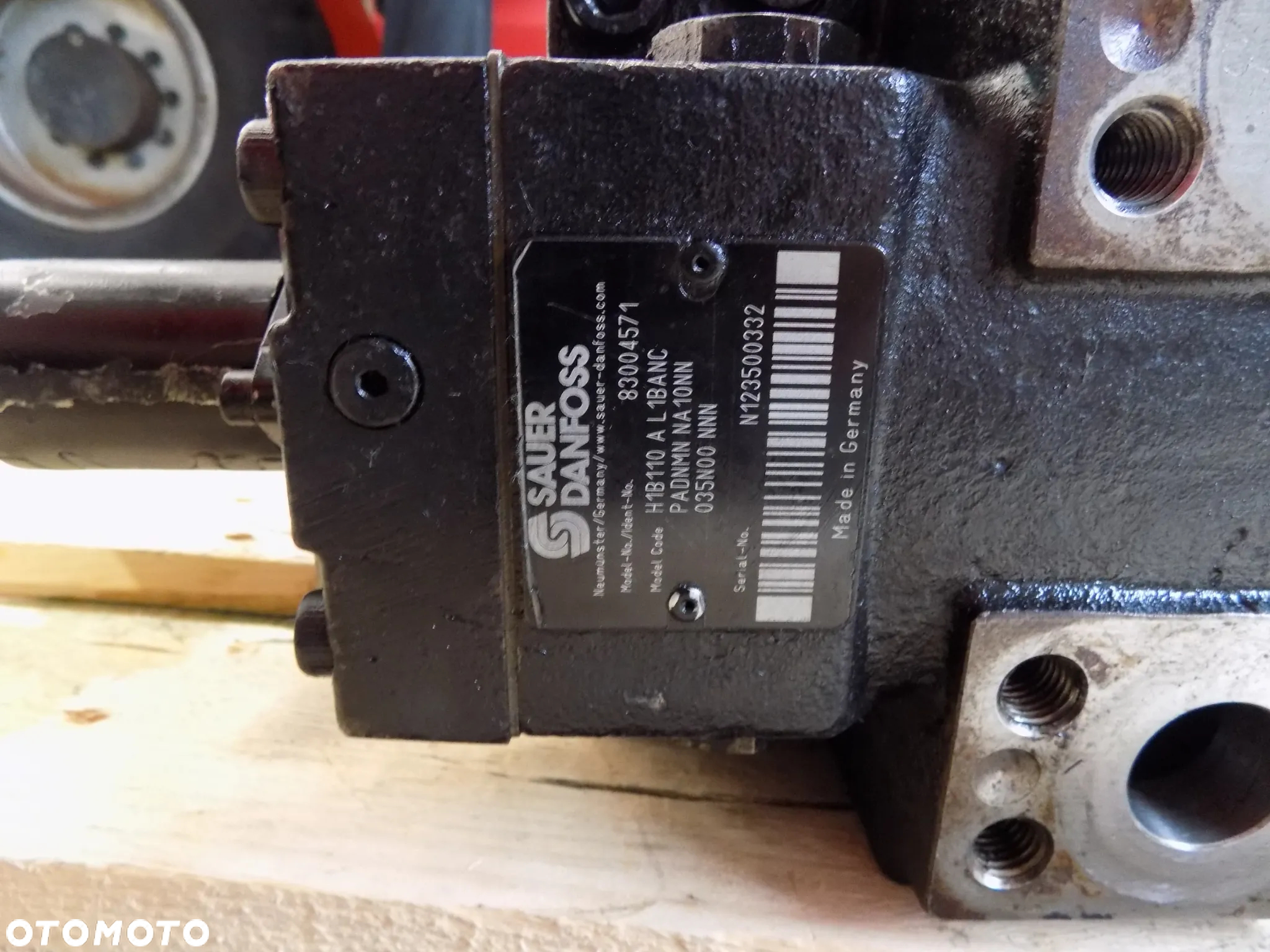 Merlo P 34.7 Silnik hydrauliczny hydrostat  silnik Sauer-Danfoss H1B110 A - 7