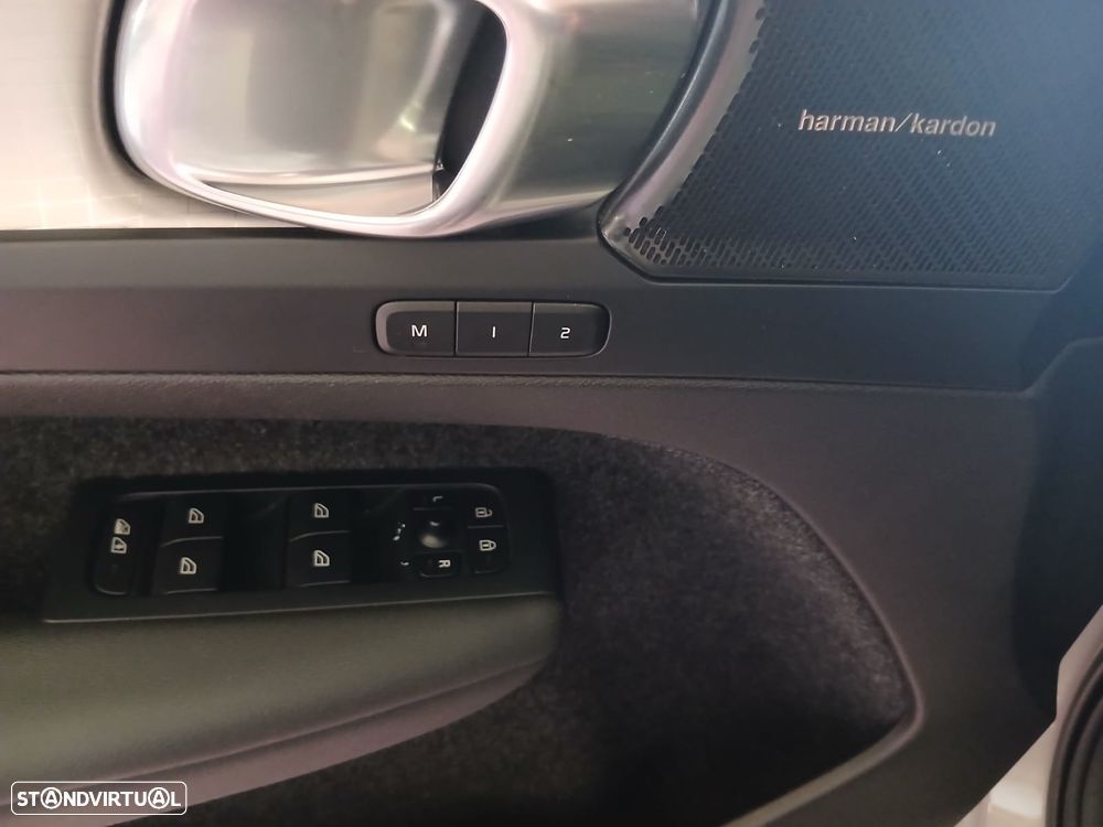 Volvo XC 40 1.5 T2 Plus Dark Auto - 23