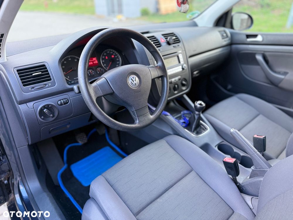 Volkswagen Golf - 16