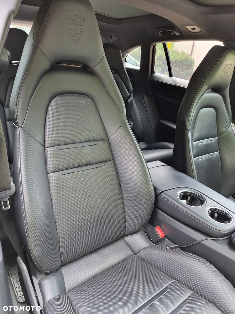 Porsche Panamera 4S - 9
