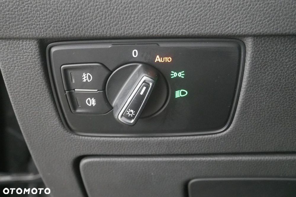 Volkswagen Passat 2.0 TSI Business DSG - 27
