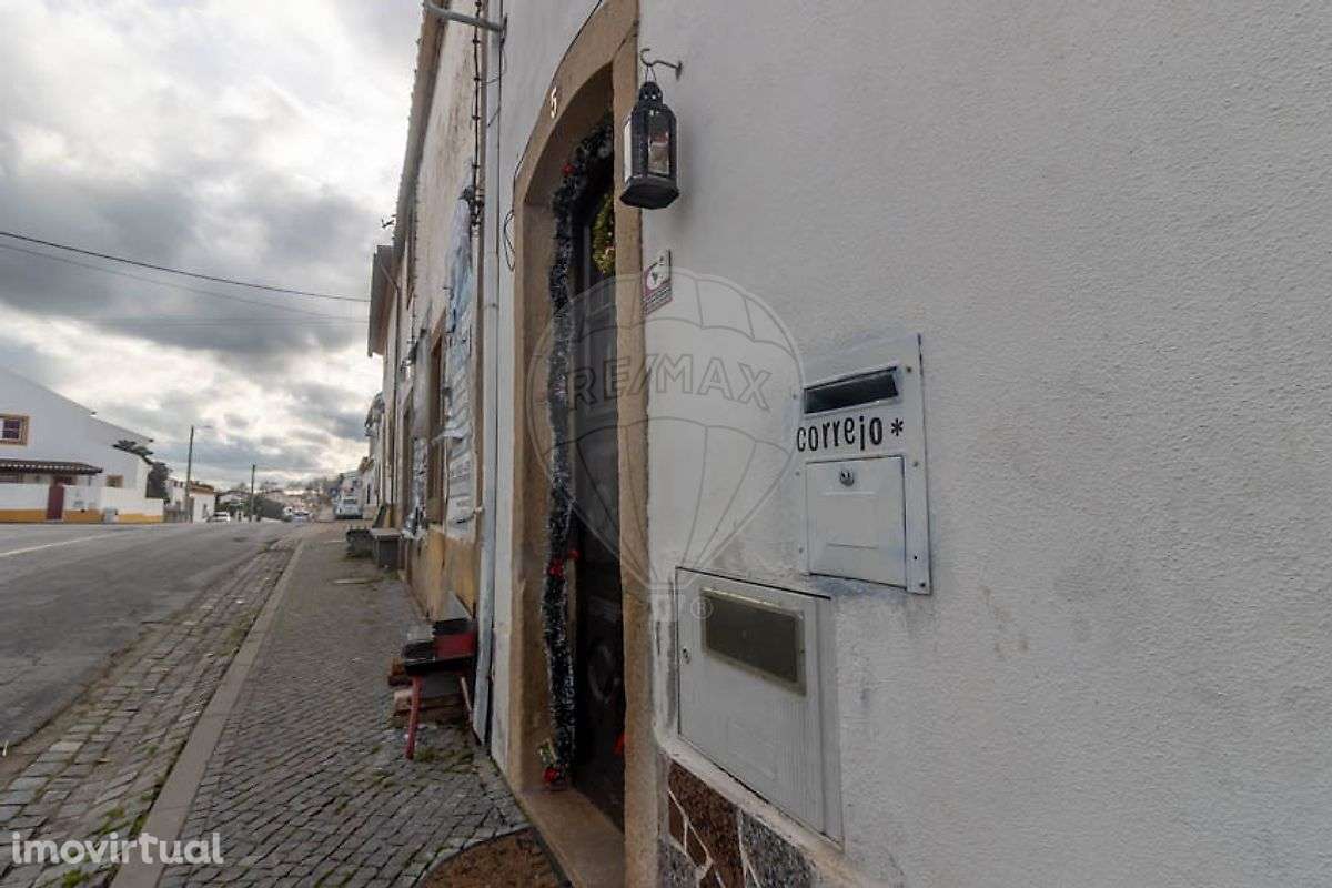 Moradia T2 para venda - Grande imagem: 2/24