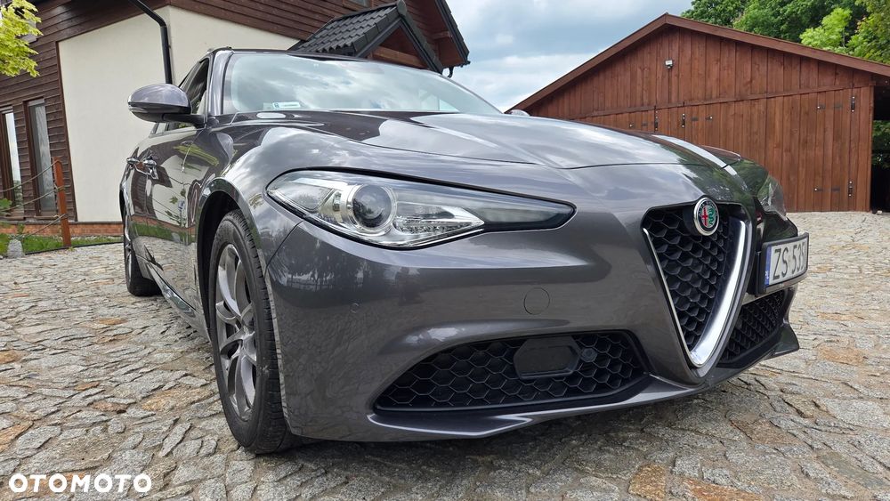 Alfa Romeo Giulia 2.0 Turbo Business - 1