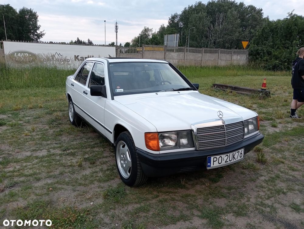 Mercedes-Benz W201 (190) - 8