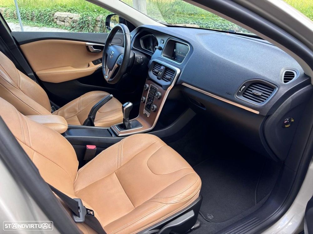 Volvo V40 Cross Country 2.0 D2 Pro - 10