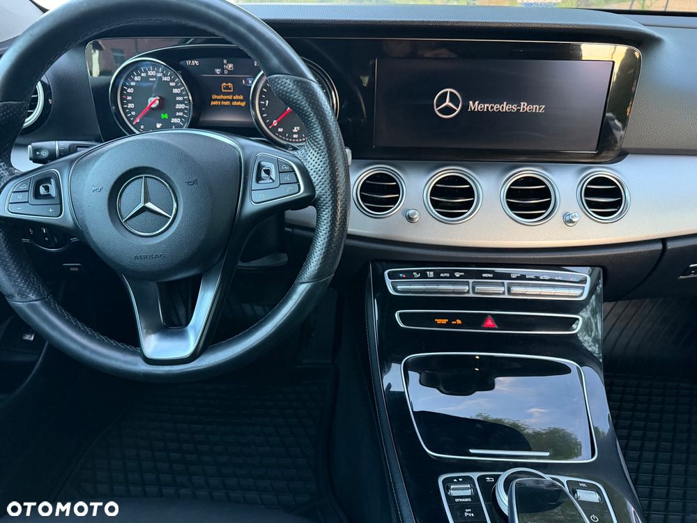 Mercedes-Benz Klasa E 220 d 9G-TRONIC - 12