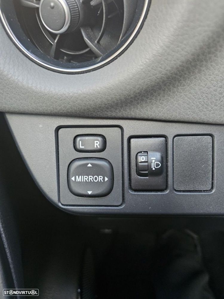 Toyota Yaris 1.0 VVT-i ACtive - 24