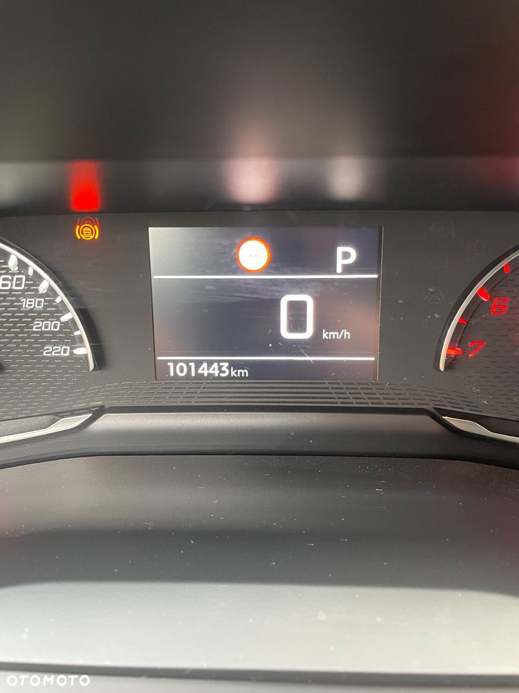 Peugeot 208 1.2 PureTech Active Pack S&S EAT8 - 11