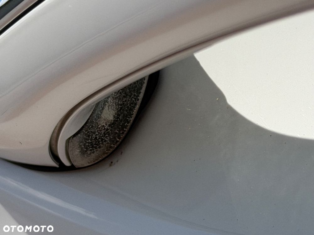 BMW Seria 5 528i Luxury Line - 9