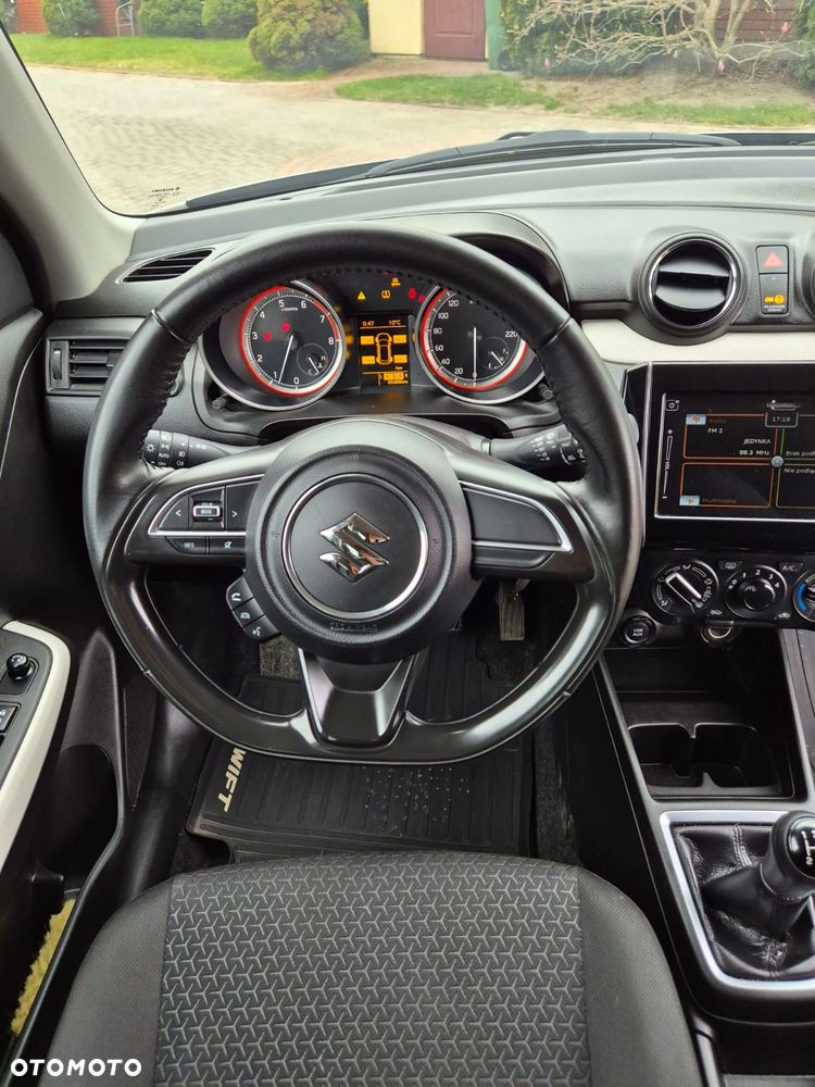Suzuki Swift 1.2 SHVS Premium Plus - 17