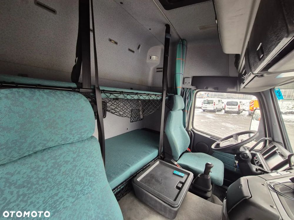 Volvo FM 7 / DO PRZEWOZU BYDŁA I KONI / 5 MIEJSC / POMIESZCZENIE MIESZKALNE / 1 WŁ / SUPER STAN / NIE ZAWODNE VOLVO / OKAZJA RYNKOWA! - 21