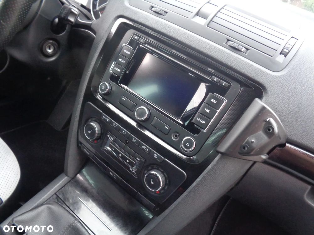 Skoda Octavia 2.0 TDI CR DPF RS - 21