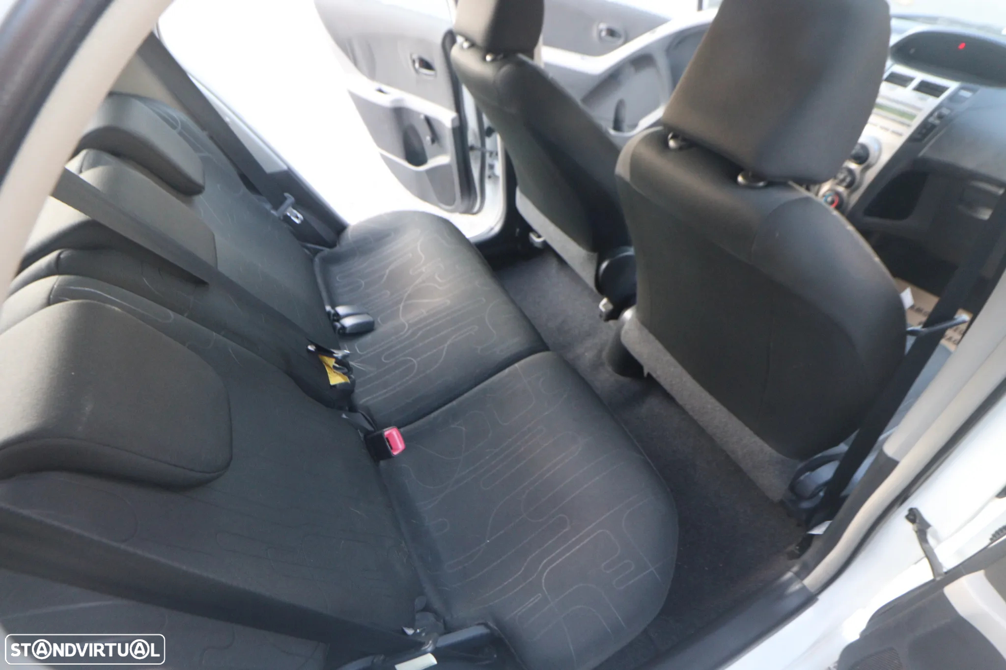 Toyota Yaris 1.0 VVT-i Comfort - 28
