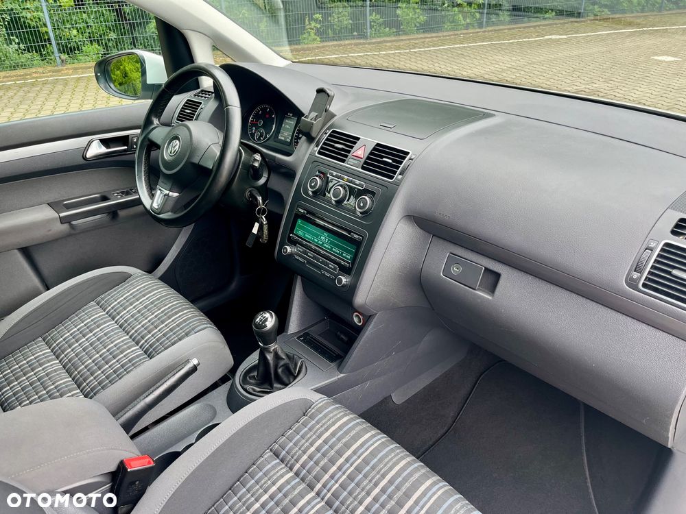 Volkswagen Touran 2.0 TDI DPF Cross - 15