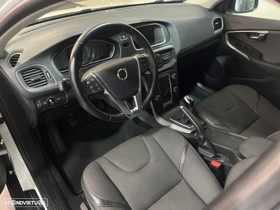 Volvo V40 Cross Country 2.0 D3 Summum - 9