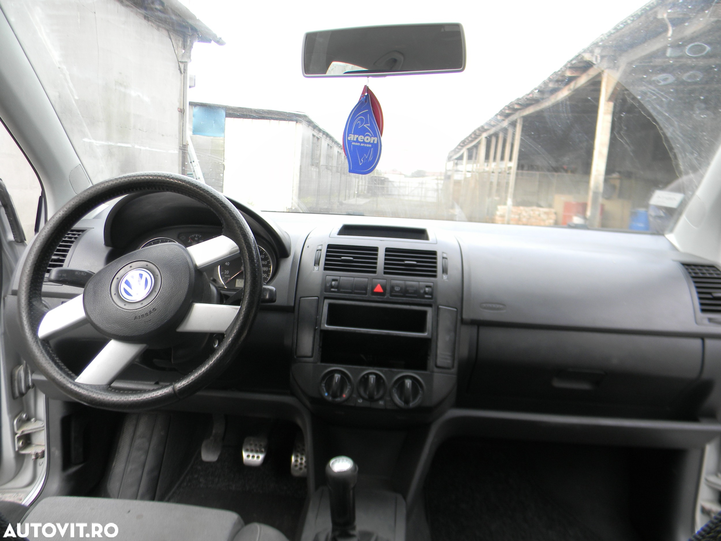 Dezmembrari  VW POLO (9N, 9N3)  2001  > 2012 1.4 16V Benzina - 13
